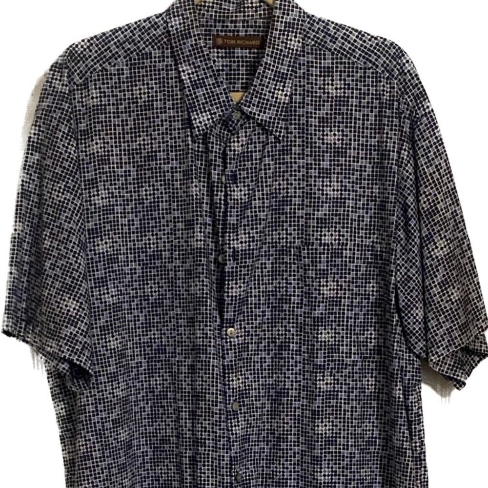 MEN'S BUTTON DOWN SHORT SLEEVE SHIRT